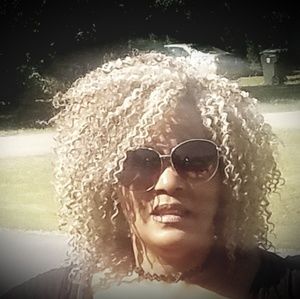 Meet your Posher, Janet